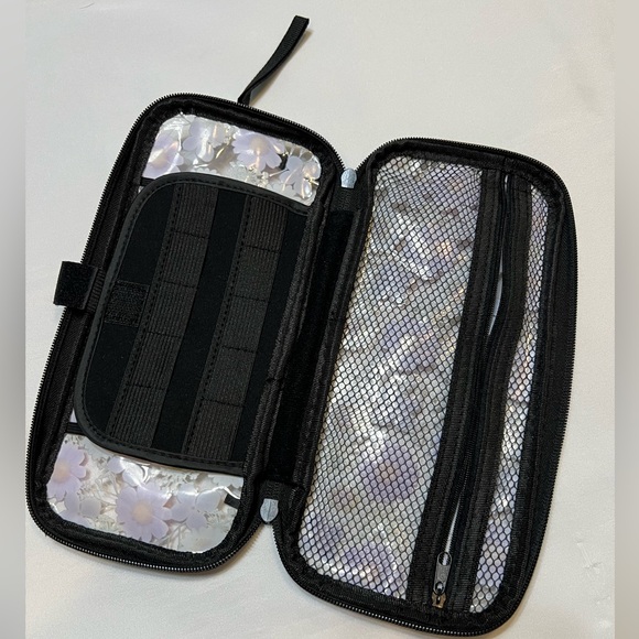 Urban Outfitters Nintendo Switch Travel Protective Case Lavender Daisy Floral - Picture 4 of 7